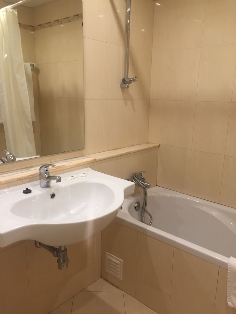 Parque Mourabel- Pe Do Lago- Oasis Village — Hotel rooms in Vilamoura, Faro