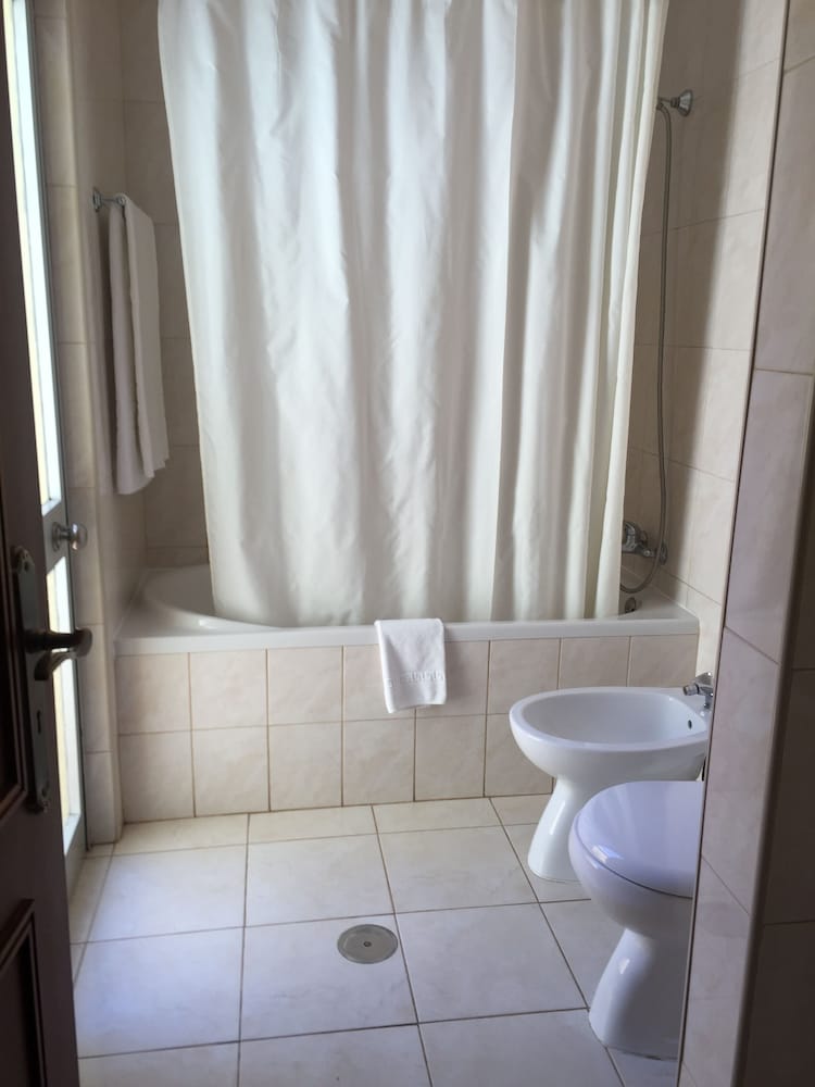 Parque Mourabel- Pe Do Lago- Oasis Village — Hotel rooms in Vilamoura, Faro