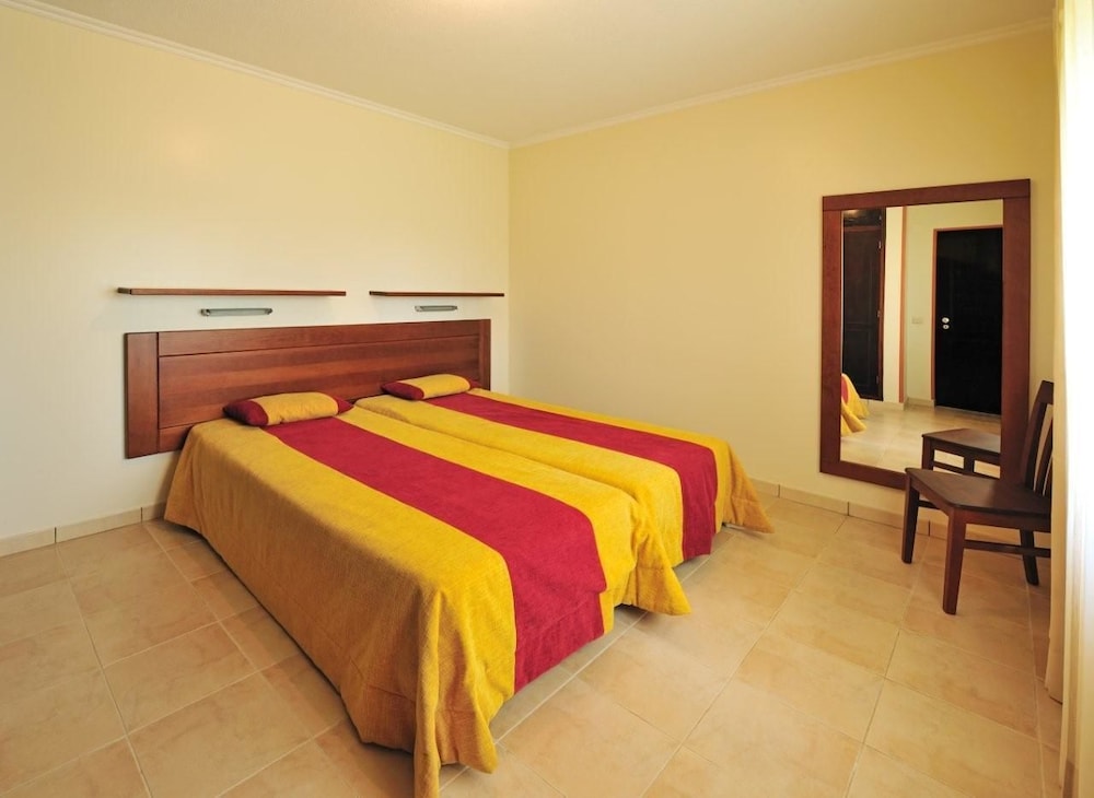 Parque Mourabel- Pe Do Lago- Oasis Village — Hotel rooms in Vilamoura, Faro