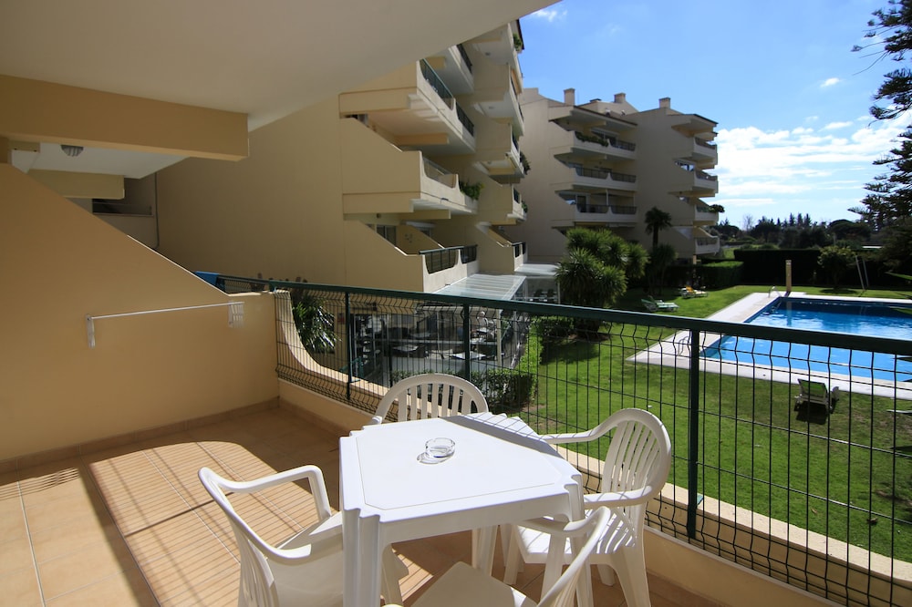 Parque Mourabel- Pe Do Lago- Oasis Village — Swimming pool in Vilamoura, Faro