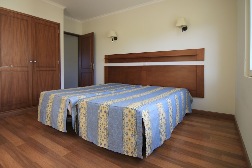 Parque Mourabel- Pe Do Lago- Oasis Village — Hotel rooms in Vilamoura, Faro