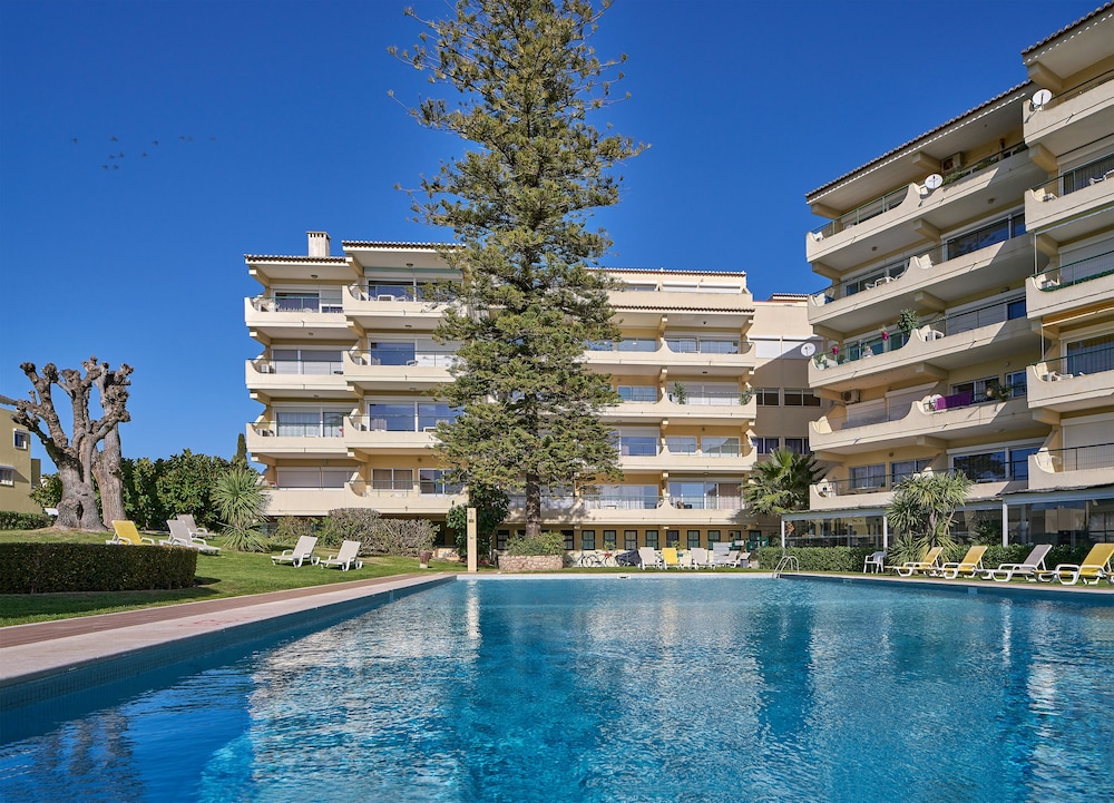Parque Mourabel- Pe Do Lago- Oasis Village — Swimming pool in Vilamoura, Faro