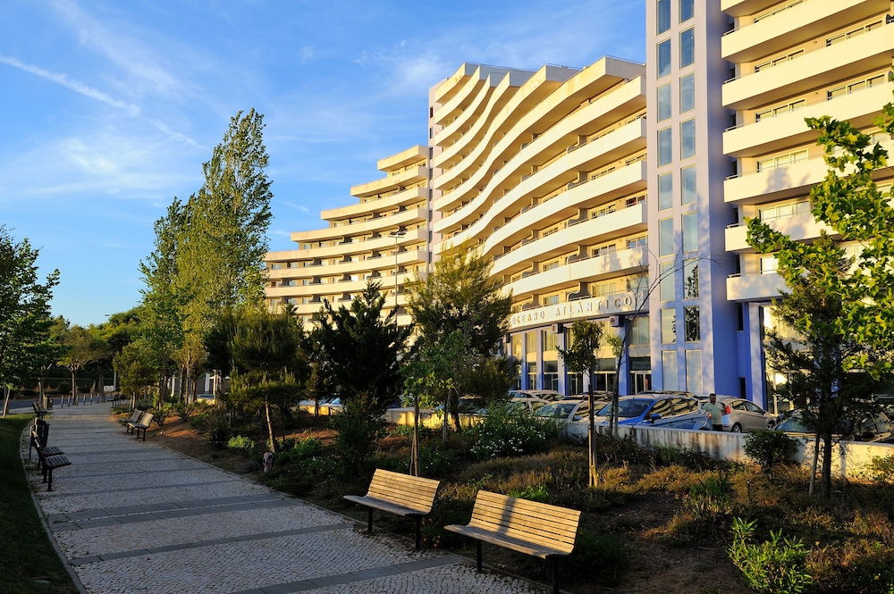 Oceano Atlantico Apartamentos Turisticos — Hotel building in Portimão, Faro