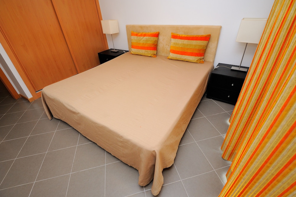 Oceano Atlantico Apartamentos Turisticos — Hotel rooms in Portimão, Faro