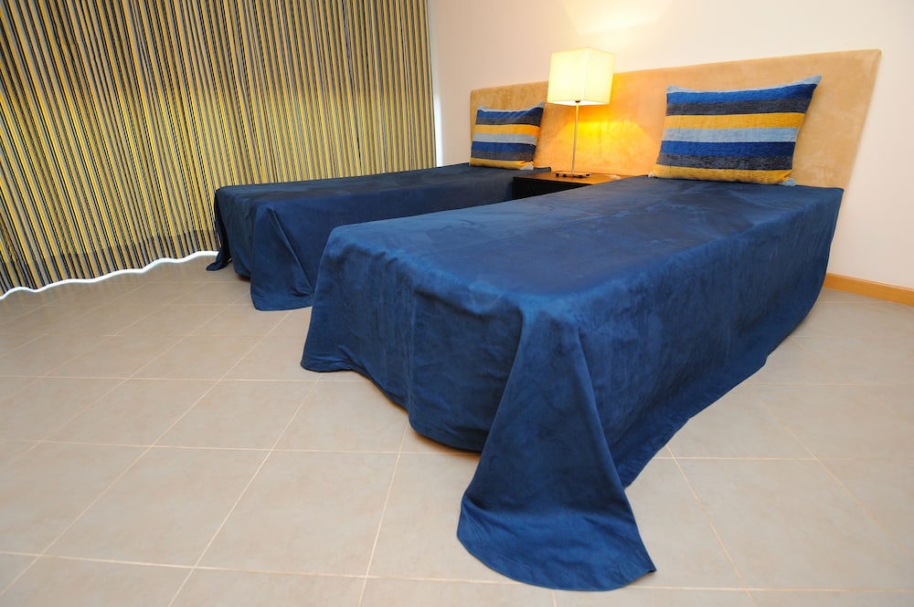 Oceano Atlantico Apartamentos Turisticos — Hotel rooms in Portimão, Faro