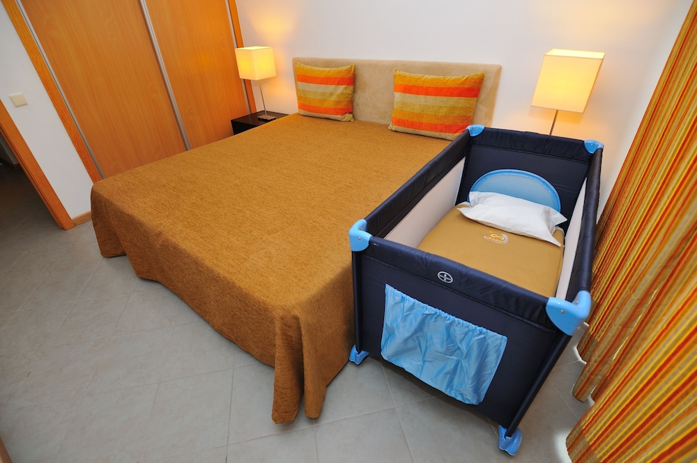 Oceano Atlantico Apartamentos Turisticos — Hotel rooms in Portimão, Faro