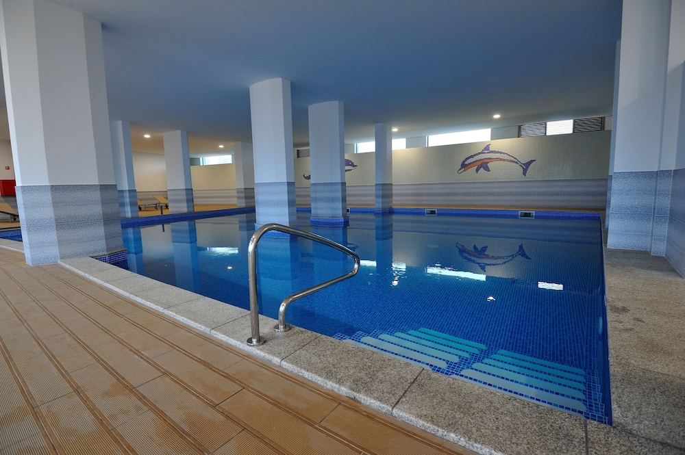 Oceano Atlantico Apartamentos Turisticos — Swimming pool in Portimão, Faro