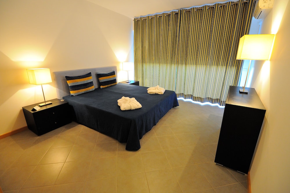 Oceano Atlantico Apartamentos Turisticos — Hotel rooms in Portimão, Faro