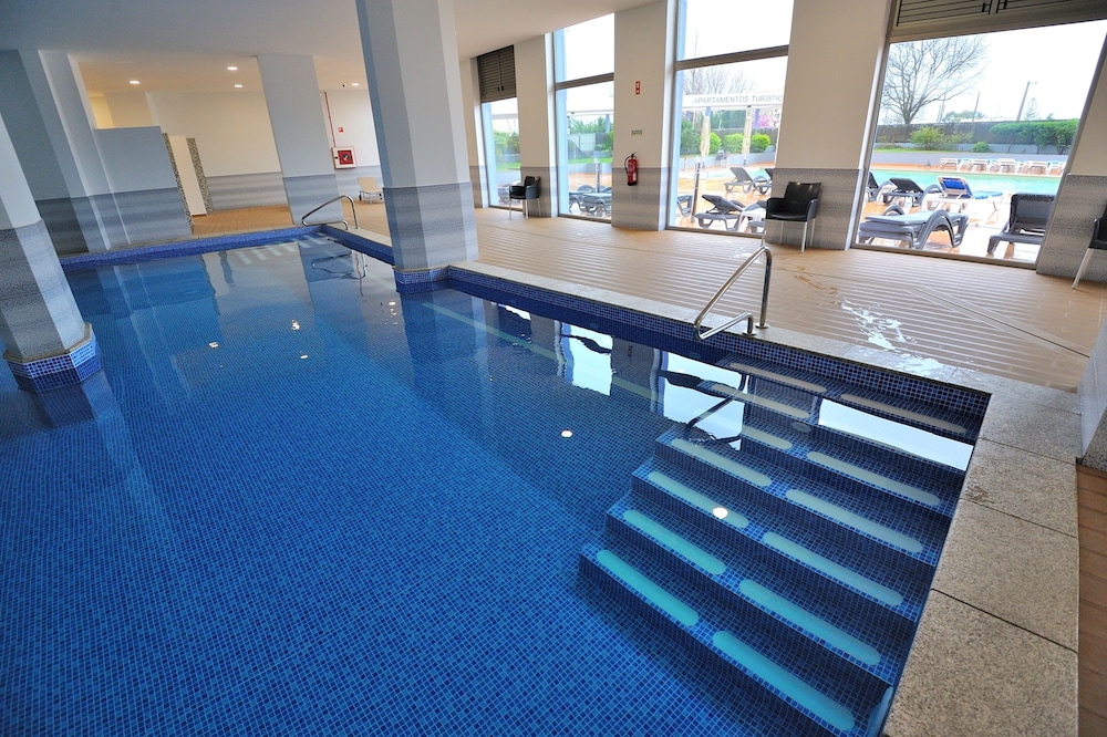 Oceano Atlantico Apartamentos Turisticos — Swimming pool in Portimão, Faro
