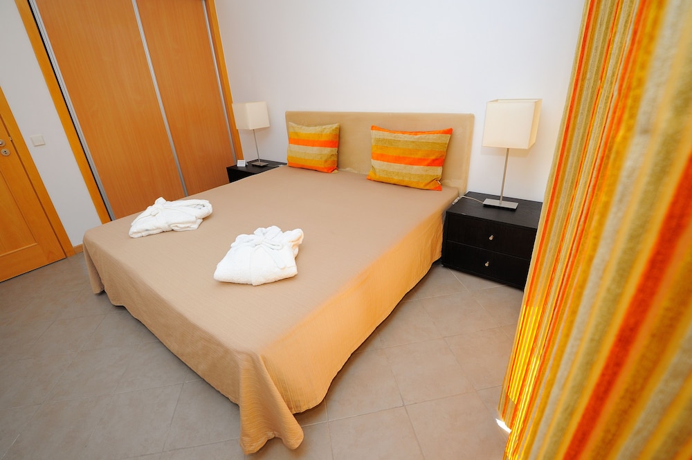 Oceano Atlantico Apartamentos Turisticos — Hotel rooms in Portimão, Faro