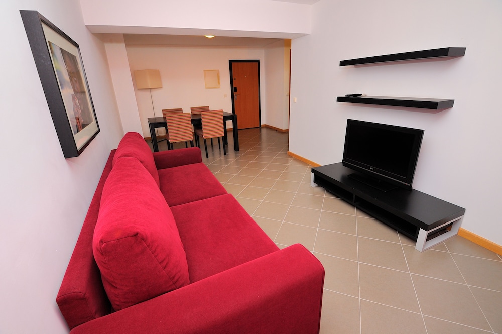 Oceano Atlantico Apartamentos Turisticos — Hotel rooms in Portimão, Faro
