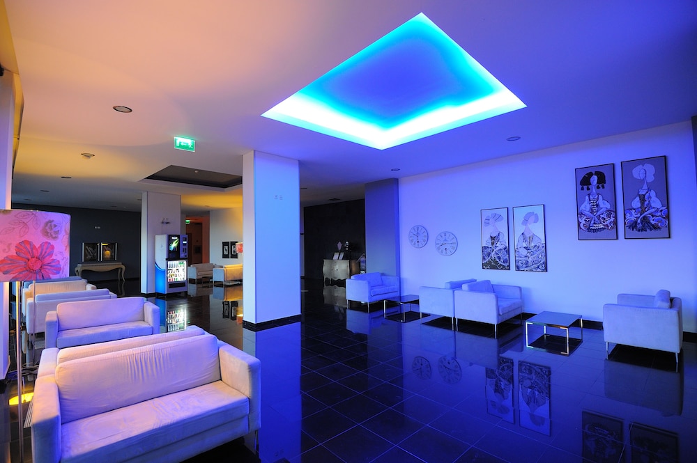 Oceano Atlantico Apartamentos Turisticos — Hotel building in Portimão, Faro