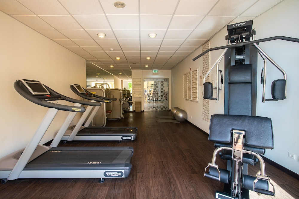 AP Oriental Beach - Adults Friendly — Sports & recreation in Portimão, Faro