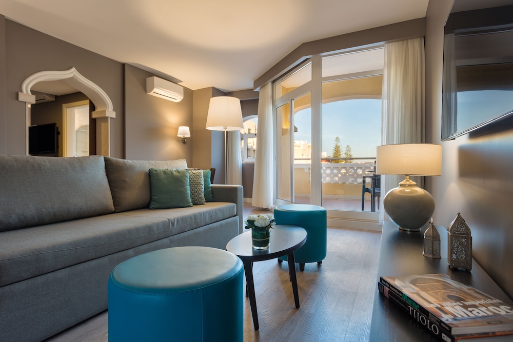 AP Oriental Beach - Adults Friendly — Hotel rooms in Portimão, Faro