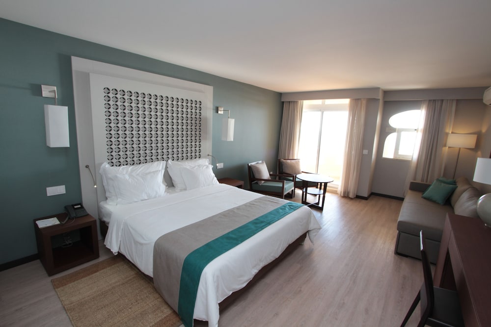 AP Oriental Beach - Adults Friendly — Hotel rooms in Portimão, Faro