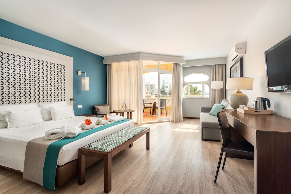 AP Oriental Beach - Adults Friendly — Hotel rooms in Portimão, Faro