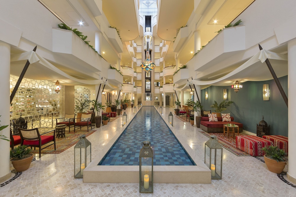 AP Oriental Beach - Adults Friendly — Hotel building in Portimão, Faro