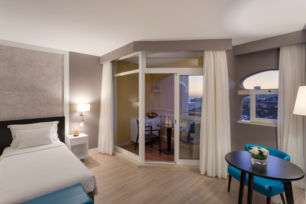 AP Oriental Beach - Adults Friendly — Hotel rooms in Portimão, Faro