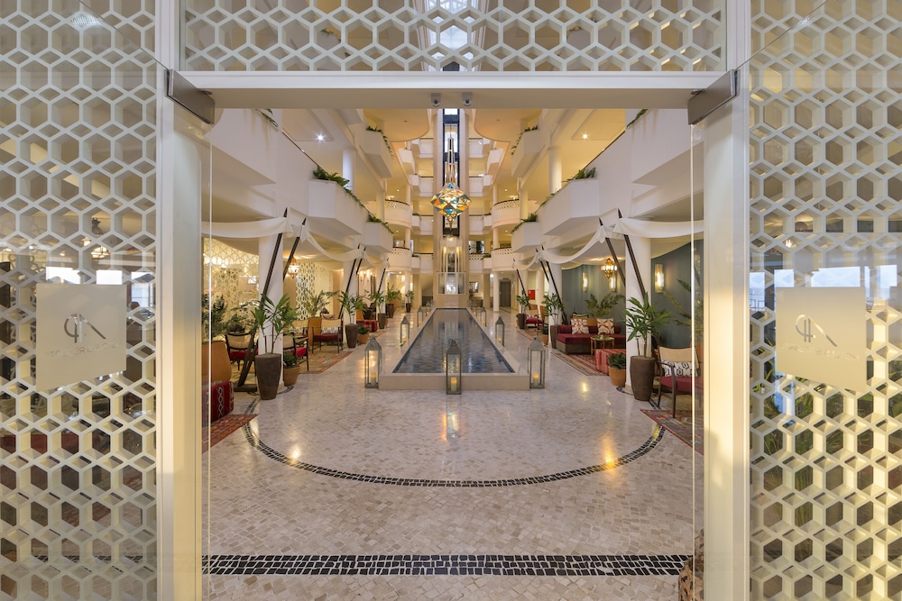 AP Oriental Beach - Adults Friendly — Hotel building in Portimão, Faro