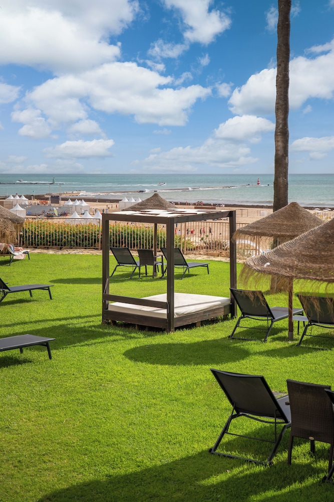 AP Oriental Beach - Adults Friendly — Beach in Portimão, Faro
