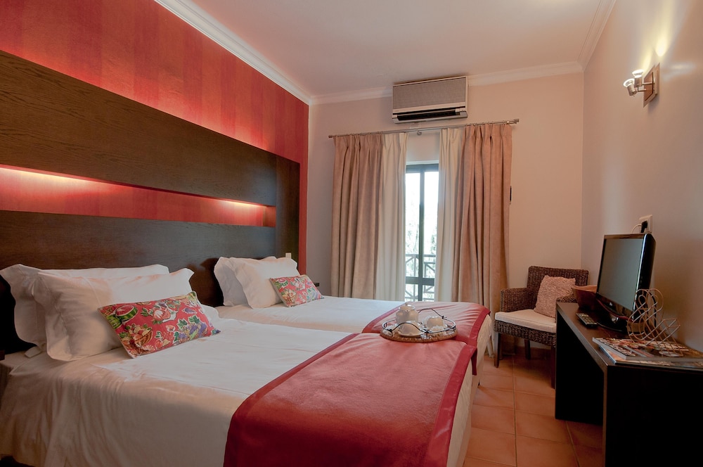 Parque Das Laranjeiras — Hotel rooms in Vilamoura, Faro