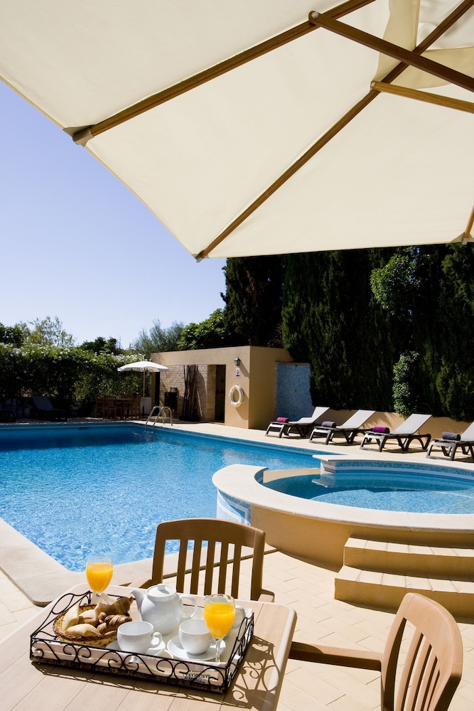 Parque Das Laranjeiras — Swimming pool in Vilamoura, Faro