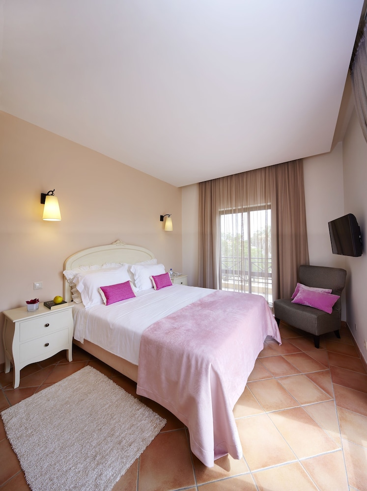 Parque Das Laranjeiras — Hotel rooms in Vilamoura, Faro
