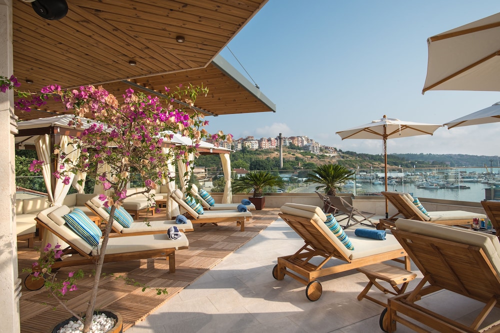 Blu Bay Hotel Sozopol — Restaurant & bars in Sozopol, Burgas Region