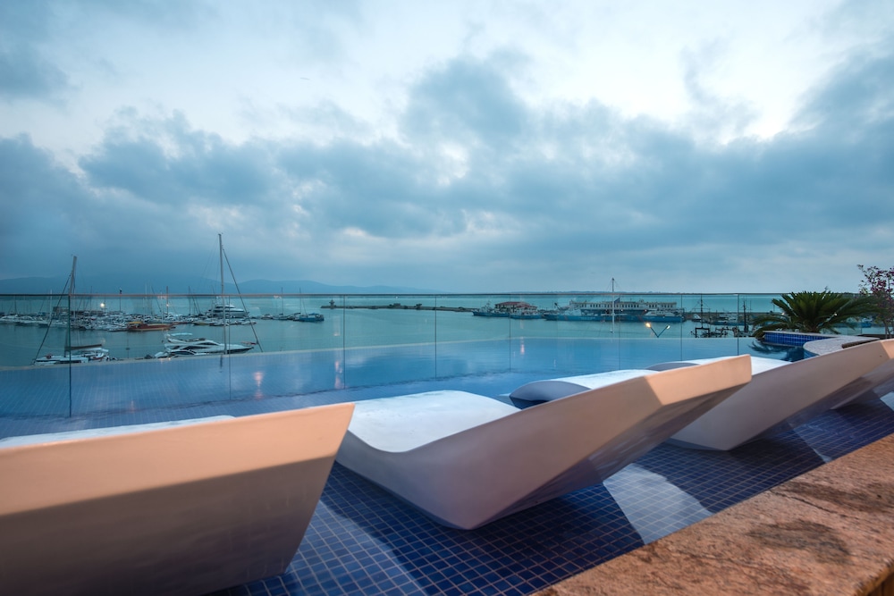 Blu Bay Hotel Sozopol — Swimming pool in Sozopol, Burgas Region