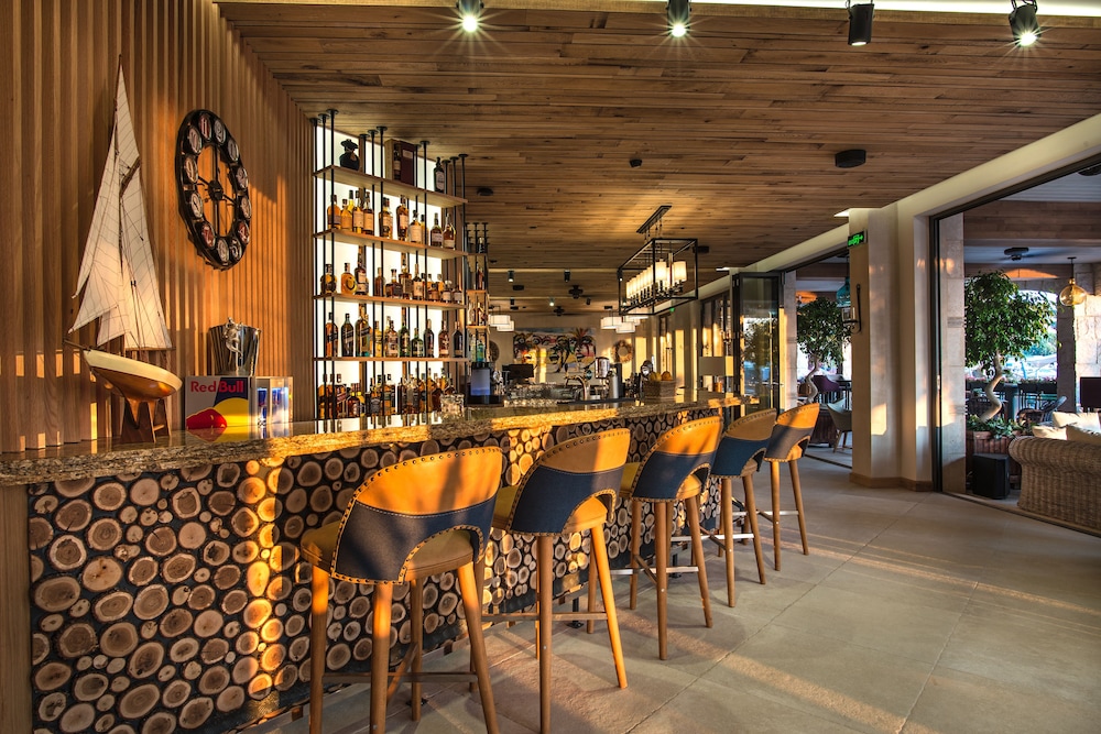 Blu Bay Hotel Sozopol — Restaurant & bars in Sozopol, Burgas Region
