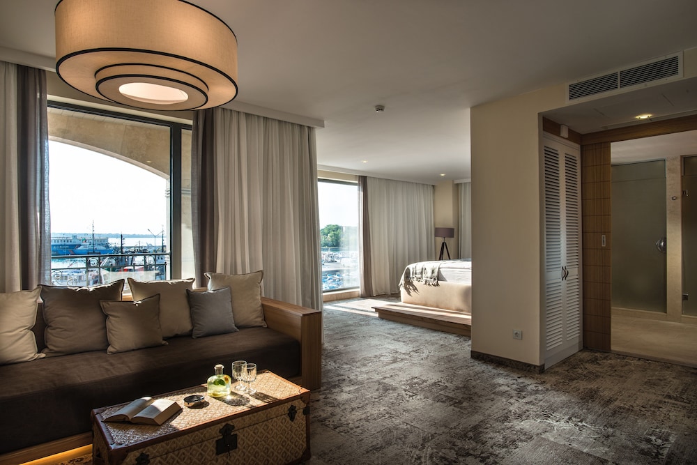 Blu Bay Hotel Sozopol — Hotel rooms in Sozopol, Burgas Region