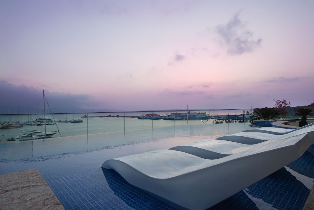 Blu Bay Hotel Sozopol — Swimming pool in Sozopol, Burgas Region