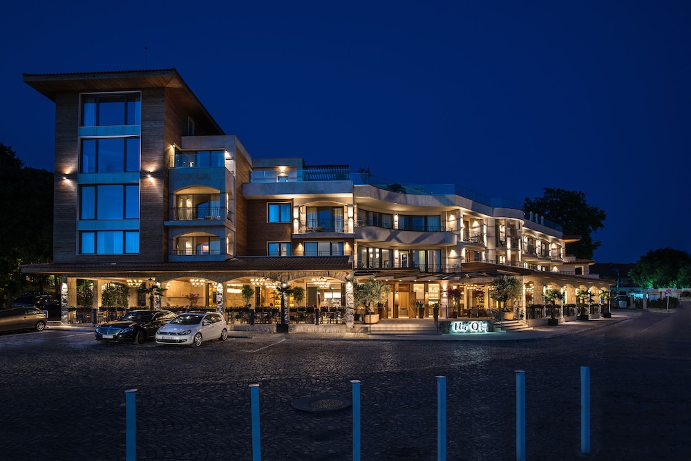 Blu Bay Hotel Sozopol — Hotel building in Sozopol, Burgas Region