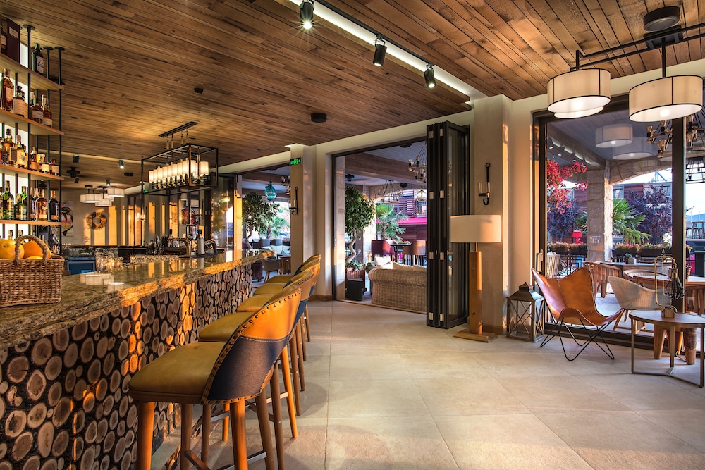 Blu Bay Hotel Sozopol — Restaurant & bars in Sozopol, Burgas Region