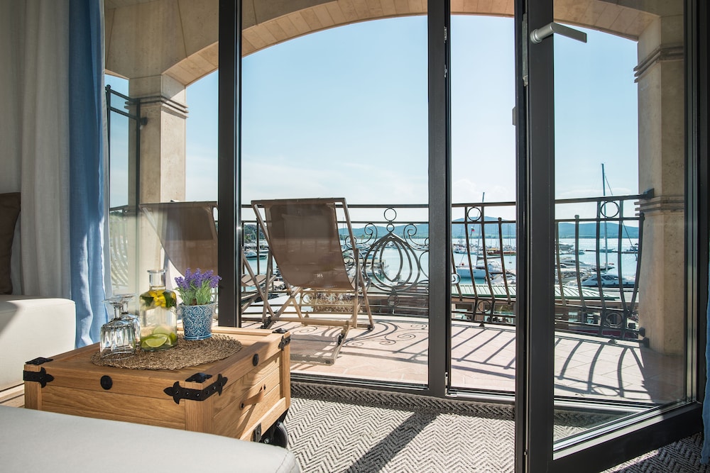 Blu Bay Hotel Sozopol — Hotel rooms in Sozopol, Burgas Region