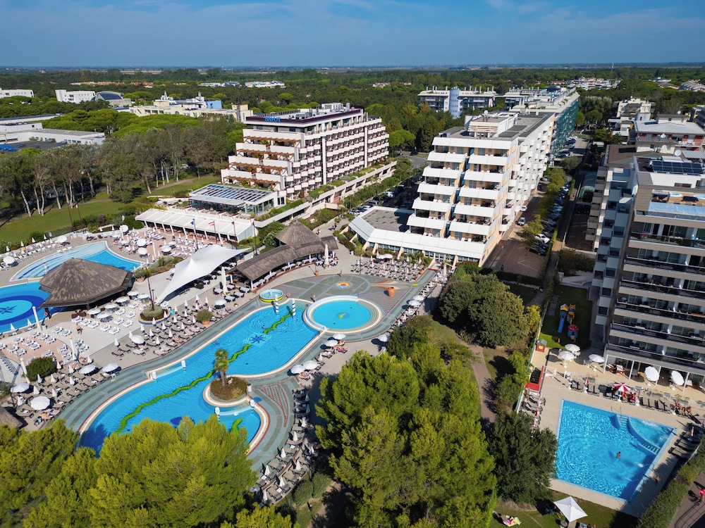 Savoy Beach Hotel & Thermal Spa