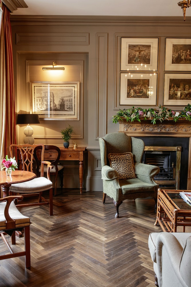 Pembroke Townhouse — Hotel rooms in Dublin, Dublin City