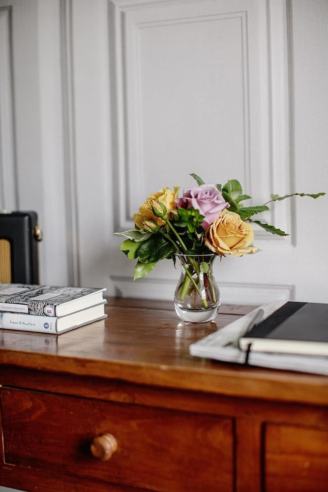 Pembroke Townhouse — Hotel rooms in Dublin, Dublin City