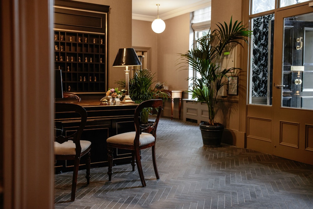 Pembroke Townhouse — Hotel building in Dublin, Dublin City