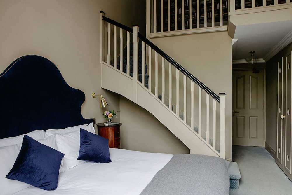 Pembroke Townhouse — Hotel rooms in Dublin, Dublin City