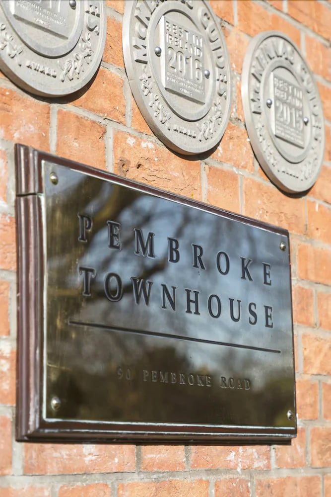Pembroke Townhouse — Hotel building in Dublin, Dublin City