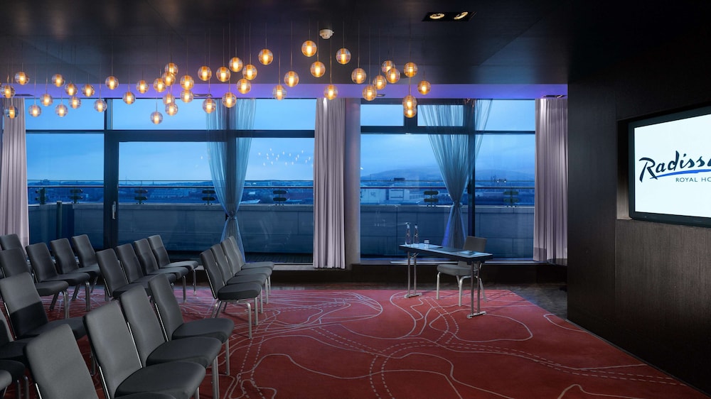 Radisson Blu Royal Hotel, Dublin — Hotel building in Dublin, Dublin City