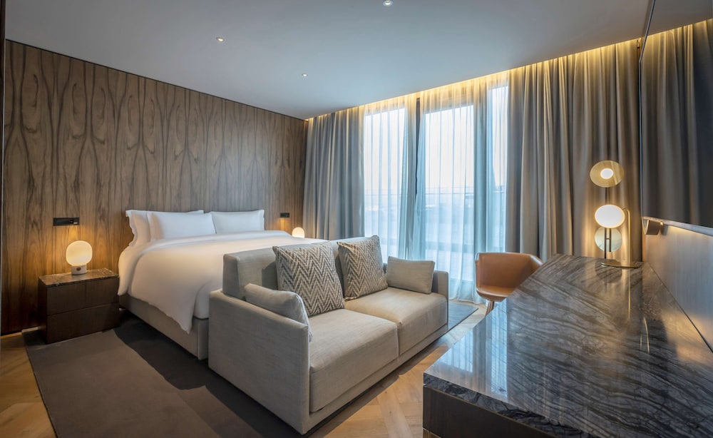 Radisson Blu Royal Hotel, Dublin — Hotel rooms in Dublin, Dublin City