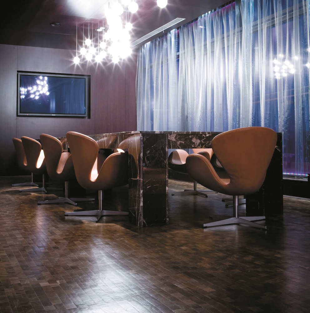 Radisson Blu Royal Hotel, Dublin — Restaurant & bars in Dublin, Dublin City