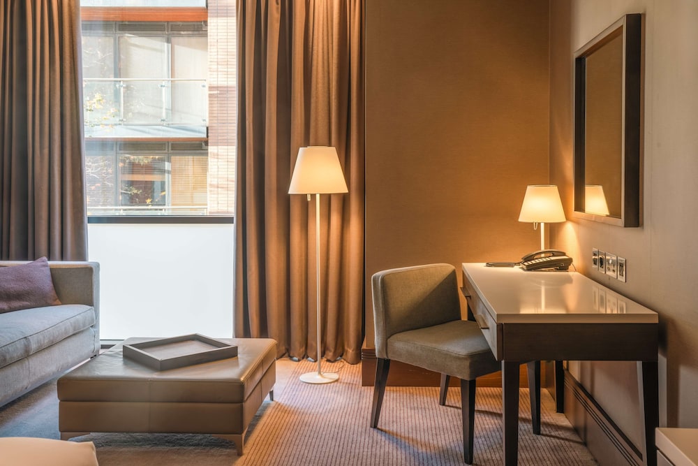 Radisson Blu Royal Hotel, Dublin — Hotel rooms in Dublin, Dublin City