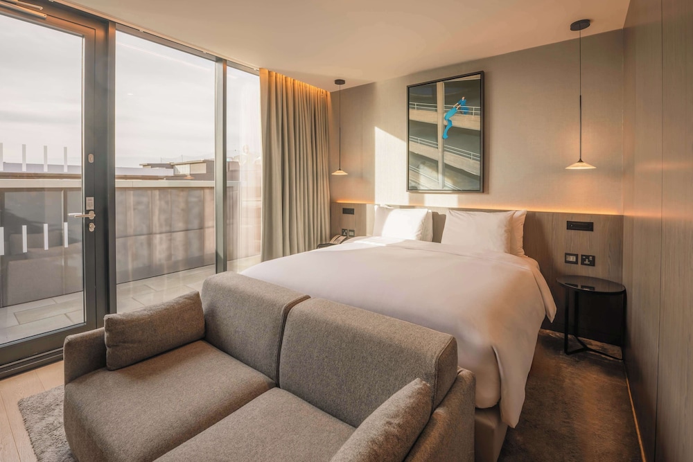 Radisson Blu Royal Hotel, Dublin — Hotel rooms in Dublin, Dublin City