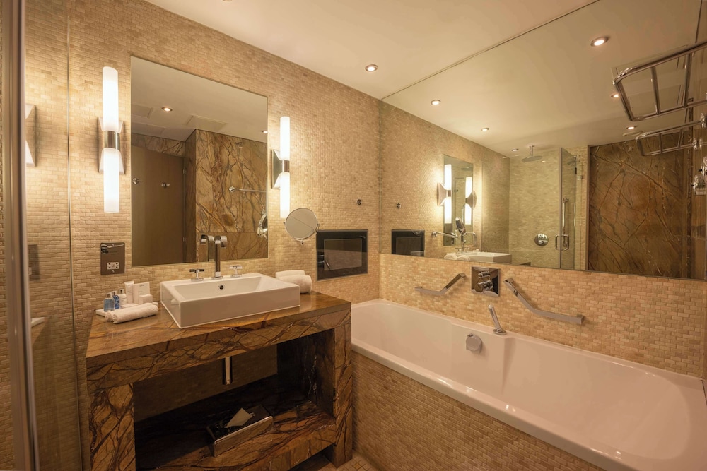 Radisson Blu Royal Hotel, Dublin — Hotel rooms in Dublin, Dublin City