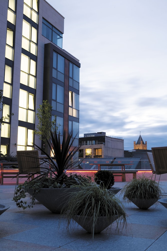 Radisson Blu Royal Hotel, Dublin — Hotel building in Dublin, Dublin City