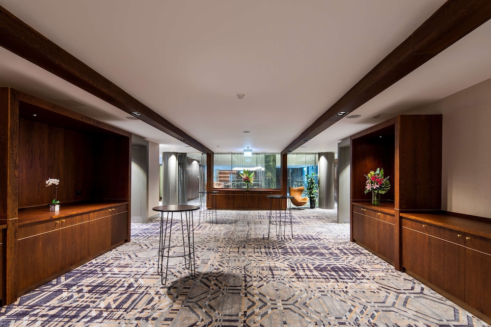 Radisson Blu Royal Hotel, Dublin — Restaurant & bars in Dublin, Dublin City