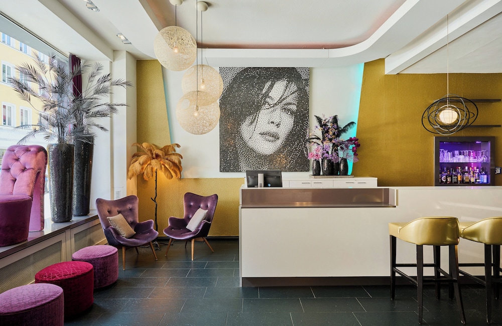 Leonardo Boutique Hotel Munich — Hotel building in Munich, Bavaria